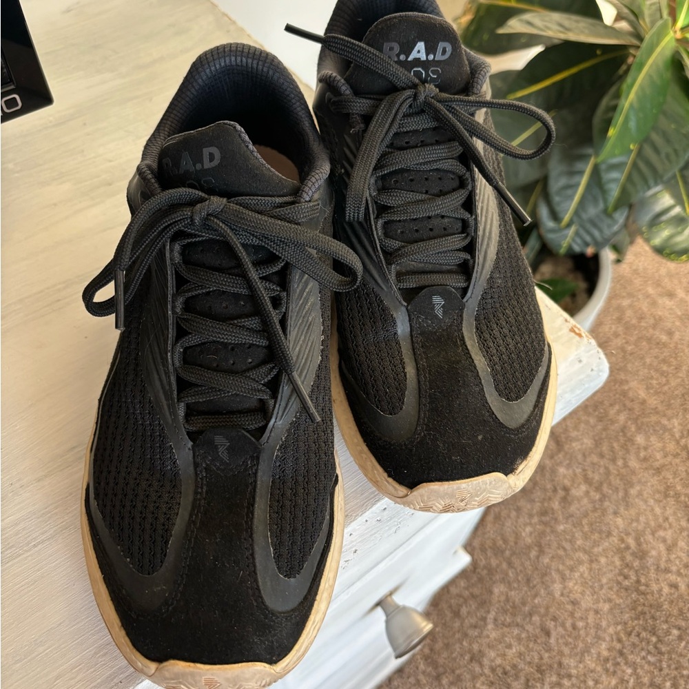 Rad global sneakers women’s 8
